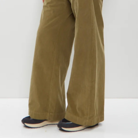 Woman by Common Projects Track Sneaker - Picture 3 of 17